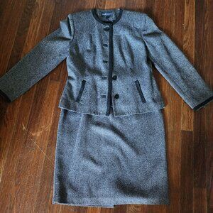 Black/White 2-Piece Suit